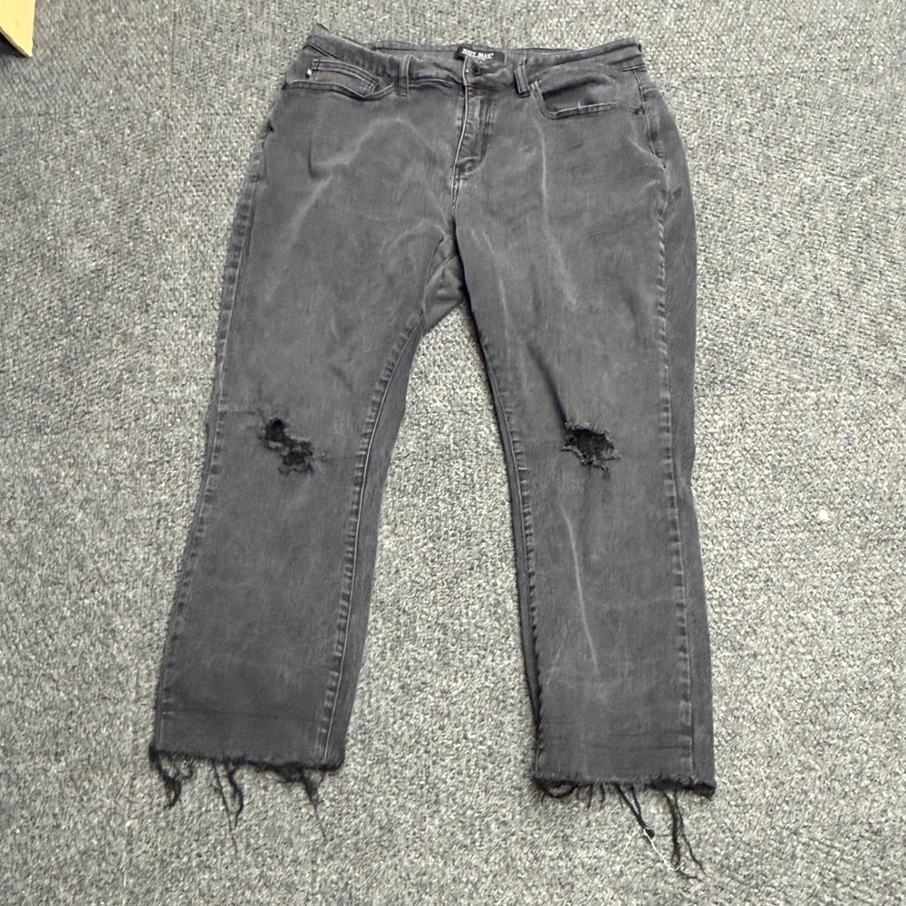 Judy Blue Slim Fit Distressed Raw Hem Black Jeans 16W JB88137